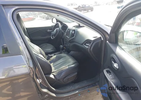 2021 Jeep Cherokee Trailhawk 4X4 from USA, damaged, VIN 1C4PJMBXXMD162536